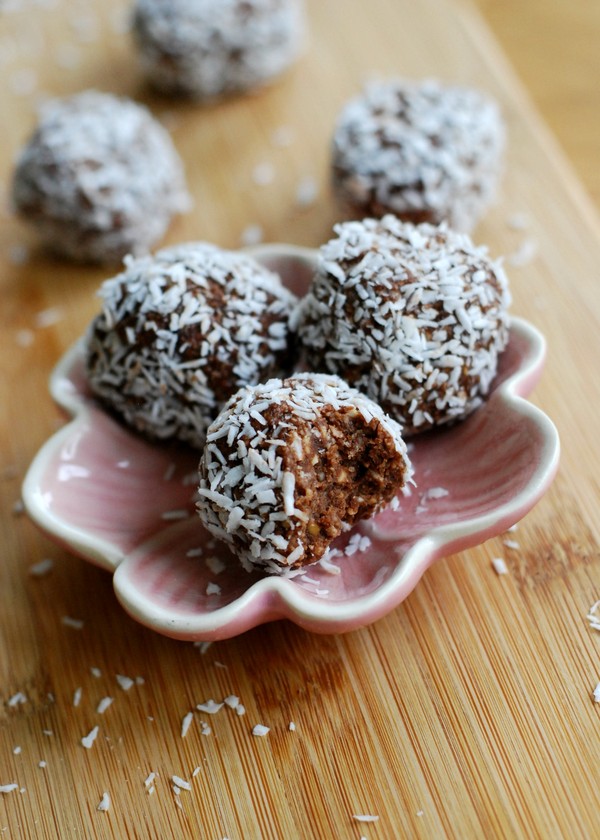 chocolate balls with cashew nuts - Chokladbollar med cashewnötter 