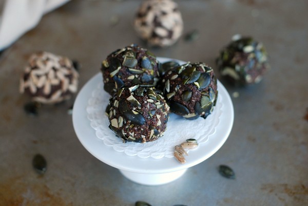 Hälsosamma chokladbollar (low carb, utan nötter/mandlar) //Baka Sockerfritt