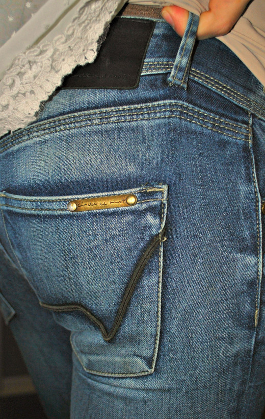 Bildresultat för jeans med bakfickorna långt ner bilder