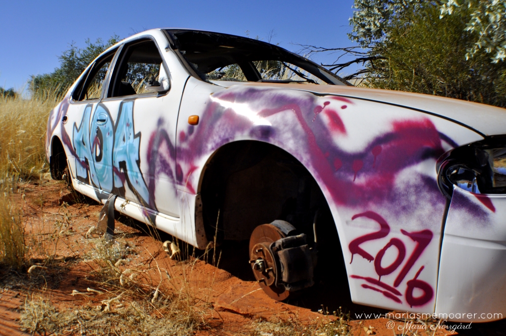 Car wreck in Australian outback / bilvrak i Australiens röda mitt, Northern Territory