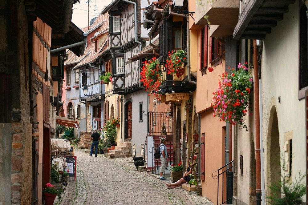 drömresemål 2020-talet - söta europeiska medeltidsstäder ex. Eguisheim i Frankrike