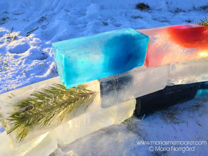 isslott i Oravais, Finland - frusna färgglada isblock