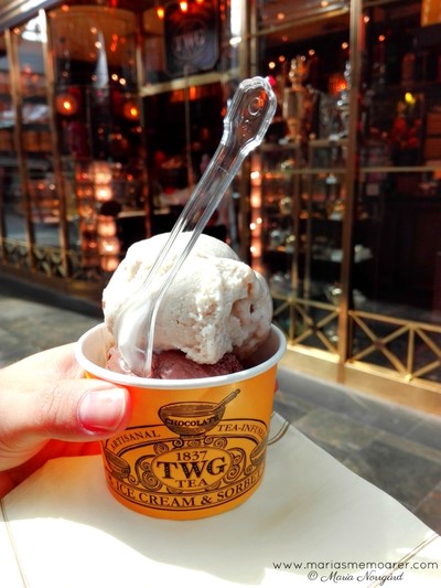 TWG glass i Singapore / TWG ice cream in The Shoppes