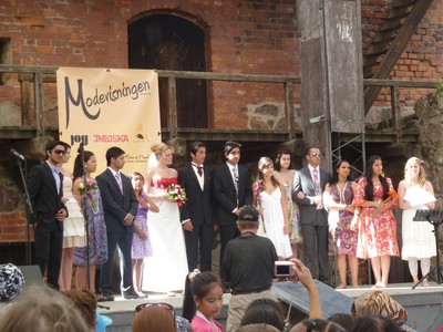 Modevisning, bröllopsmodet 2010.