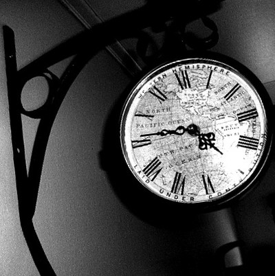 eriiza, clock, klocka, ur, vägg, skylt, blogg, inredning, karta, foto, blixt