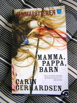 Carin Gerhardsen har skrivit Mamma, pappa, barn