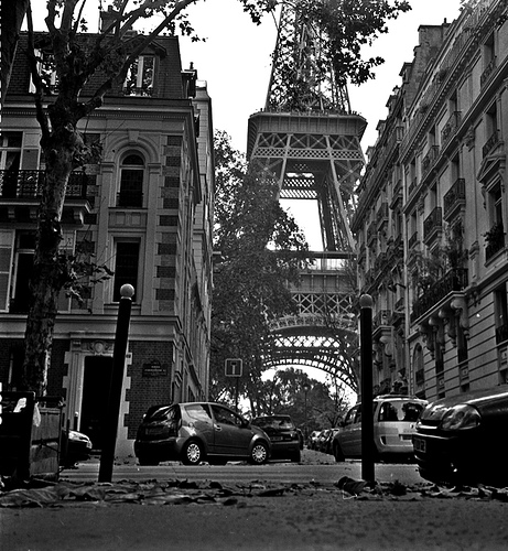 http://www.parislogue.com/featured-articles/paris-photo-base-of-the-eiffel-tower.html