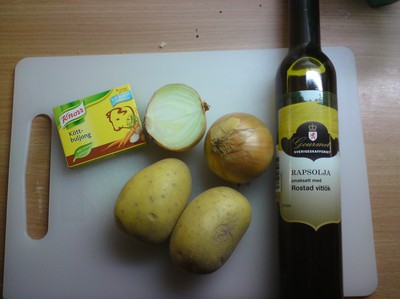 ingredienser till potatis- och löksoppa