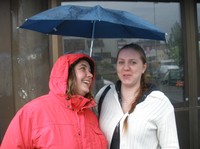 Valborg & Jenny i regnet