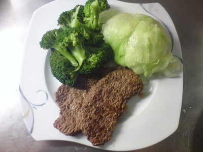 biff sallad och broccoli