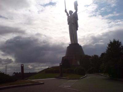 Statyn vid 2,a världskrigets museum...
