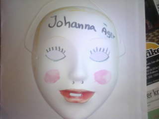 Denna masken har jag gjort på juniorna men jag har bara målat den!! Det var roligt och Emma sa att man inte kände igen mig i den... haha Kramizz .Ps. Tack för att ni har skickat så många kommentarer .ds.