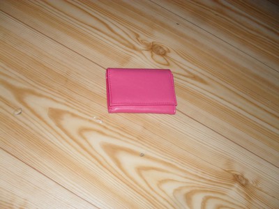 en rosa plånbok: 120:-