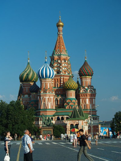 Ett av Moskvas mest kända landmärken, färdigställd 1561. Rysk stil.