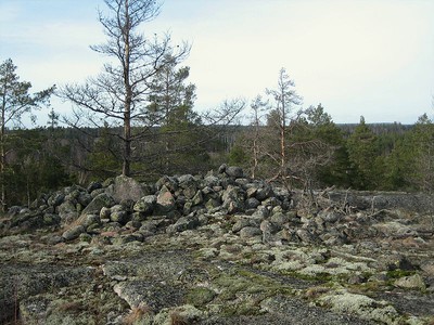 Bronsåldershög från Raseborg i sydvästra Finland. Bild från Wikimedia Commons.