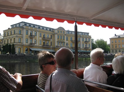 Stadshotellet i Karlstad från båtbussen.
