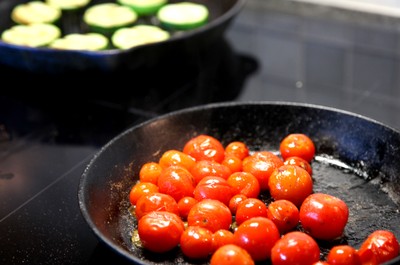 Stekta tomater som snart blir Dubblinmackor