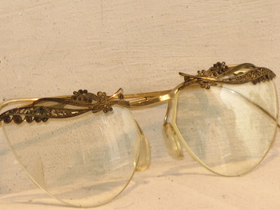 Glasses with decorations