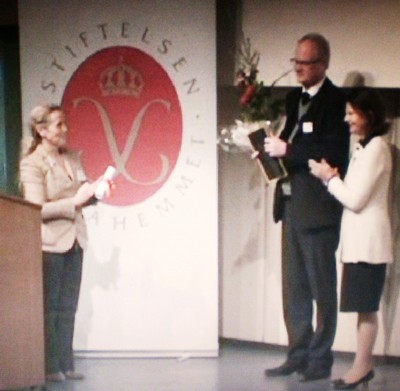 Drottning Silvia med pristagaren Per-Olof Sandman på torsdagen.