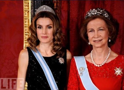 Kronprinsessan Letizia och Drottning Sofia.