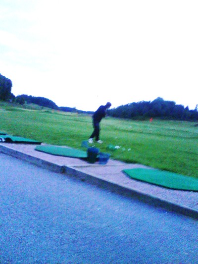 janne spelar golf