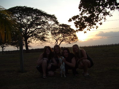 Jag, Annika, el gato, Inja och Frida på campet i Los Llanos