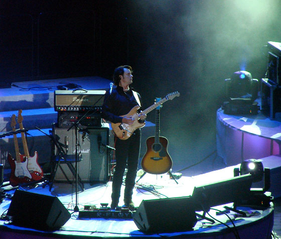 Jan Stumsner, lead guitarist of P-Floyd