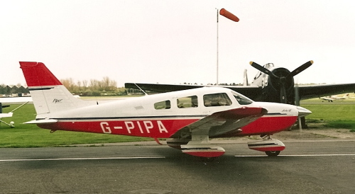 SE-LLV som G-PIPA, North Weald 960504