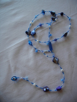 Blått halsband 1