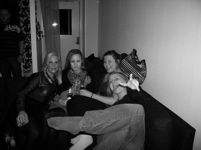 Ylvisch,Jag,Linda,Jennifer at the party